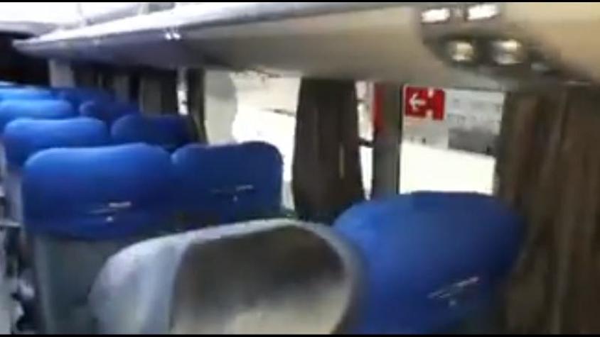 [VIDEO] Así quedó el bus de Boca Juniors tras el ataque con piedras llegando al Monumental