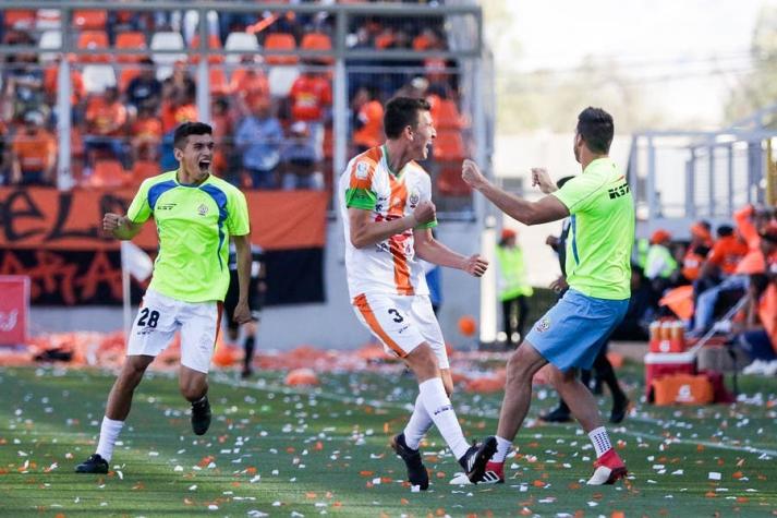 Cobresal vuelve a primera división tras empatar con Cobreloa en Calama