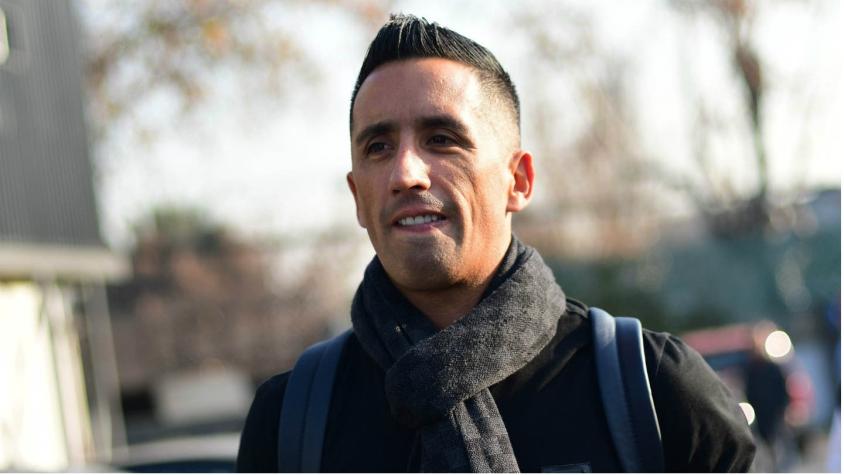 Lucas Barrios deja atrás a Colo Colo y llega a Huracán de Argentina
