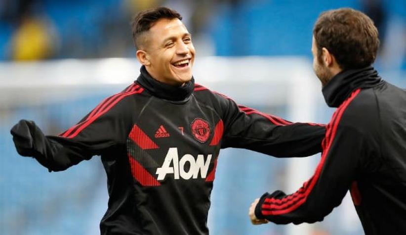 [FOTOS] Alexis Sánchez se luce posando con imponente ave