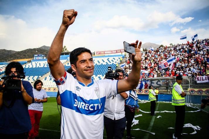 [FOTO] El homenaje que recibió Cristián Álvarez en el partido de Universidad Católica