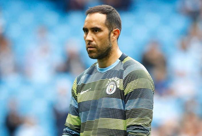 El celebrado saludo de Claudio Bravo a Universidad Católica en su aniversario