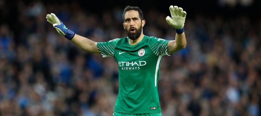 [FOTOS] El emotivo saludo de Claudio Bravo por el aniversario 94 de Colo Colo