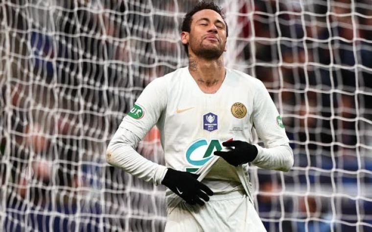 [VIDEO] "Nunca estará a la altura de Messi": Prensa brasileña contra Neymar tras agresión a hincha