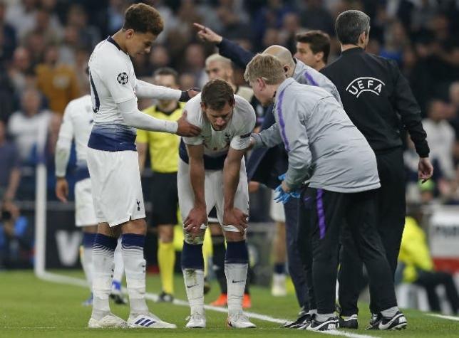 [VIDEO] La dramática salida del belga Vertonghen en el Tottenham-Ajax por las semis de la Champions