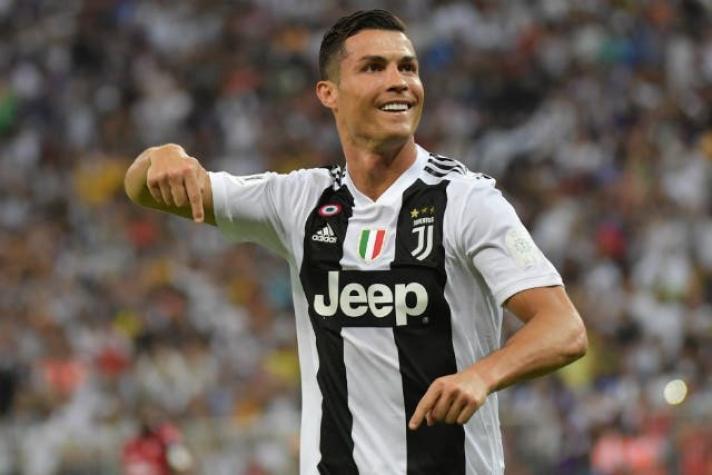 [VIDEO] Cristiano Ronaldo se divierte con sus hijos y el clásico grito no podía faltar