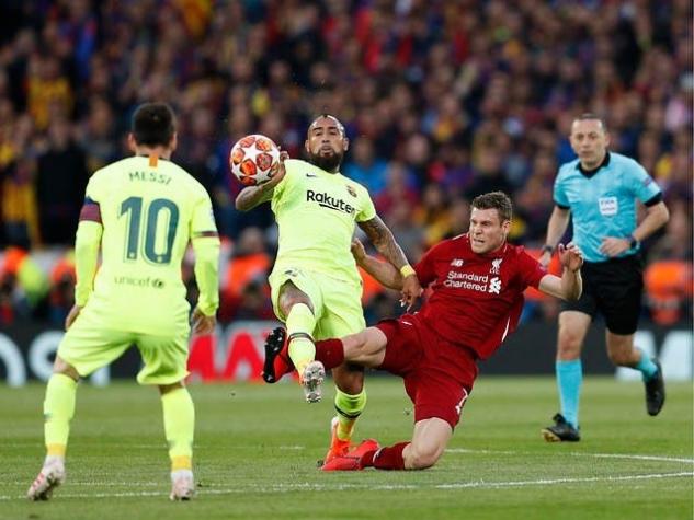 Diario español "demuestra" que la salida de Arturo Vidal significó la eliminación del Barcelona