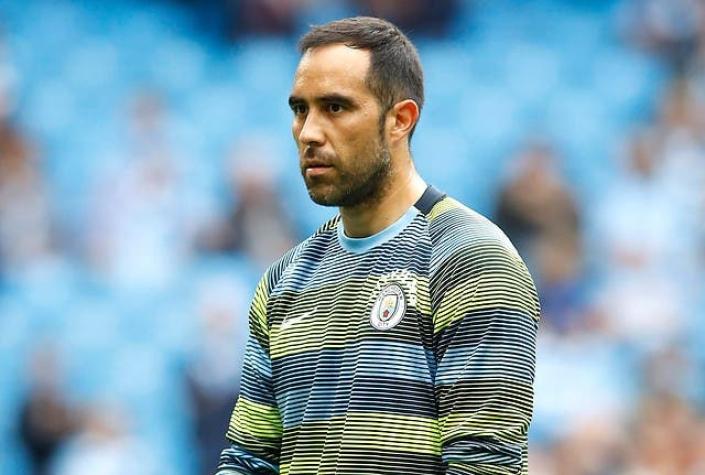 [VIDEO] "Como cabro chico": El duro entrenamiento de Claudio Bravo a 29 días de la Copa América