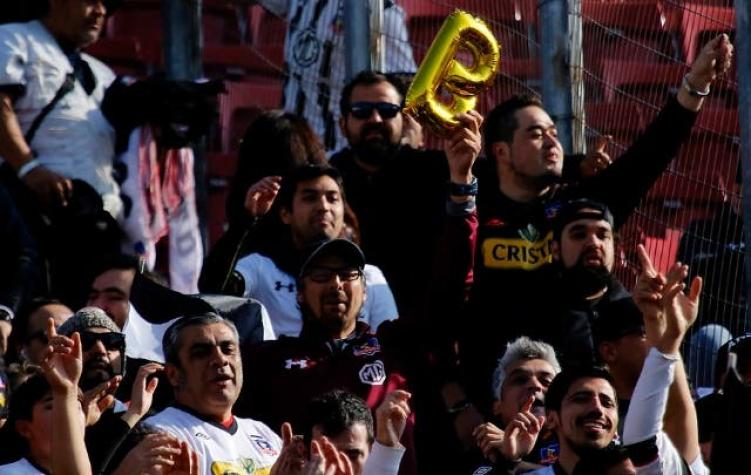 [FOTOS] No podían faltar: Las burlas de los hinchas de Colo Colo a la U con el "fantasma de la B"
