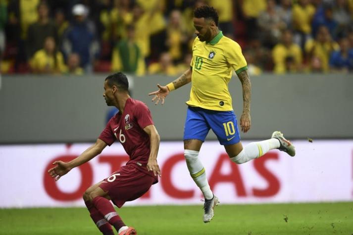Neymar salió lesionado de la cancha durante el amistoso entre Brasil y Qatar