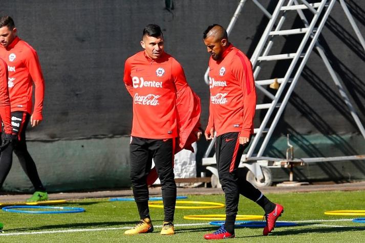 [VIDEO] Donde manda capitán: Gary Medel dio graciosa orden a los chilenos que acompañan a La Roja