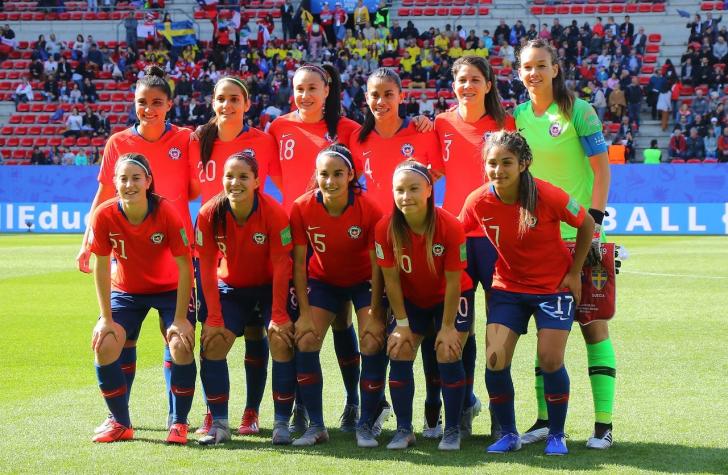 "Haciendo historia": La FIFA destacó a la "Roja" tras su debut en el mundial de Francia