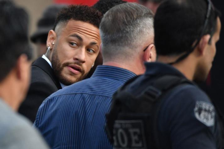 Neymar es interrogado más de cinco horas por denuncia de violación
