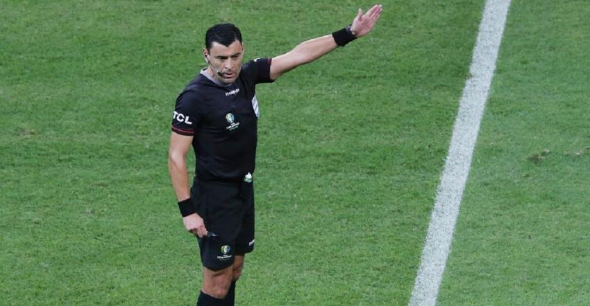 "Desastroso": Hinchas arremeten contra Roberto Tobar por su arbitraje en el Argentina vs. Colombia