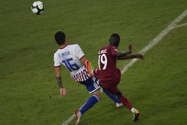 [VIDEO] El golazo de fuera del área con el que Qatar descontó ante Paraguay