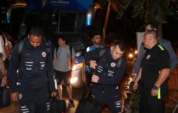 [VIDEO] T13 en Brasil: La "Roja" llegó al hotel de concentración tras su último entrenamiento