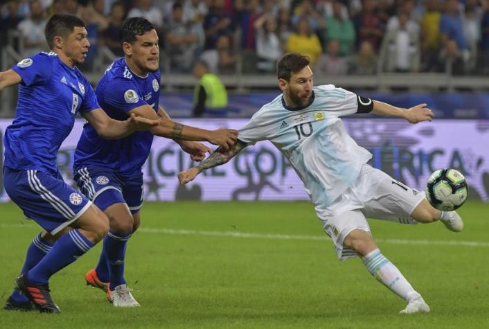 [VIDEO] La confusa jugada en la que el VAR determinó penal para Argentina