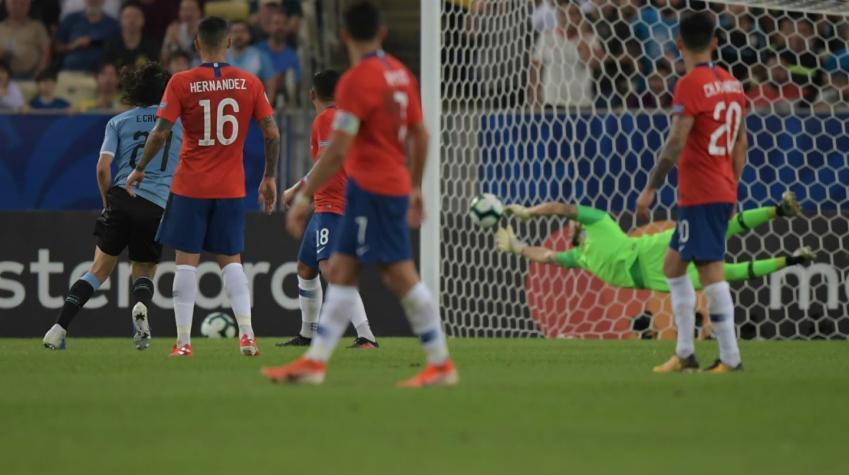 [VIDEO] Edinson Cavani anota para Uruguay y le da un duro golpe a La Roja en Copa América