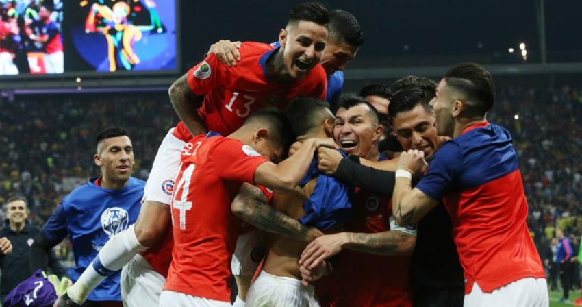 El grupo de hinchas que siguió a La Roja en Brasil pero que vivió el paso a semis varado en Mendoza