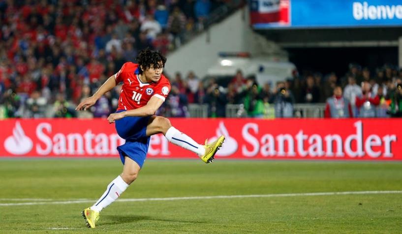 Matías Fernández fue elegido por sus compañeros para entregar el trofeo de campeón de Copa América
