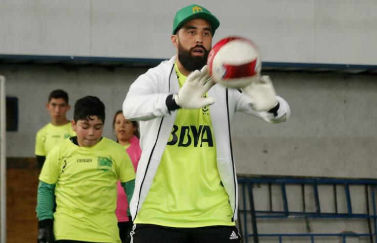 "Busca hacer daño": En La Roja condenan las declaraciones de Claudio Bravo