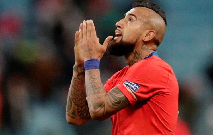 [VIDEO] Se calientan los ánimos: Vidal se gana amarilla por un "cariñito" a Dybala