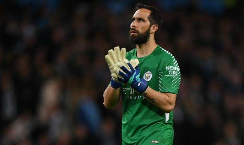 [VIDEO] "¡Qué bueno verte de nuevo!": Manchester City vuelve a los trabajos y así saluda a Bravo