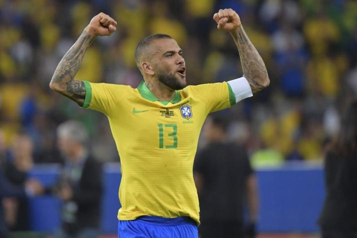 [VIDEO] ¿Te diste cuenta? La celebración antes de tiempo de Dani Alves en la final de Copa América