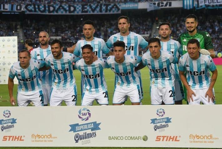 Arias tapó dos penales pero Díaz falló un lanzamiento en eliminación de Racing de la Copa Argentina