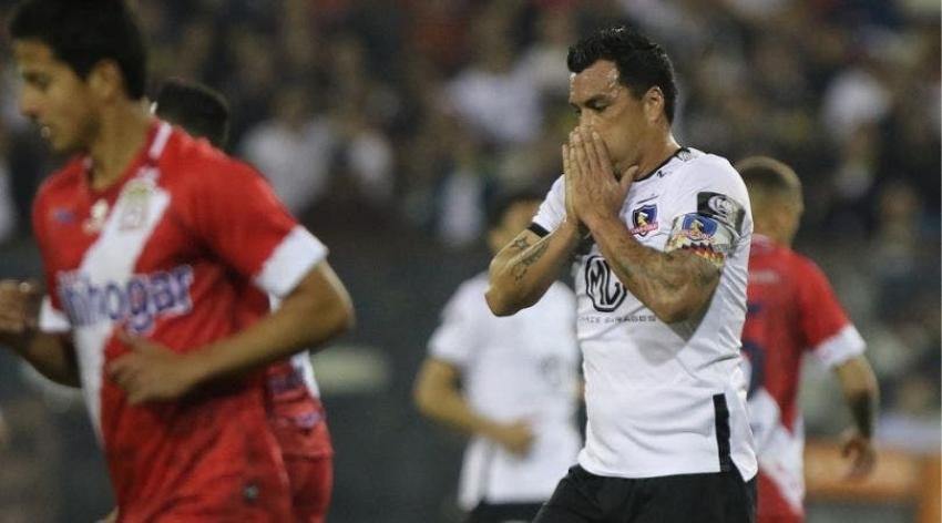 Colo Colo se aleja de la UC tras caer de local ante Curicó Unido en el regreso de Paredes