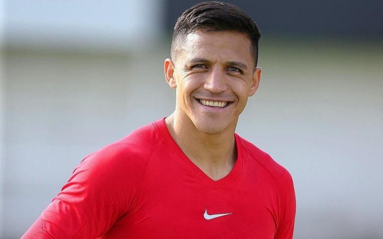 [FOTOS] Medios británicos captan a Alexis Sánchez con "su nueva novia" en Inglaterra
