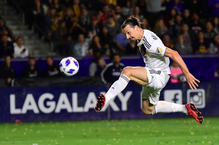 [VIDEO] Zlatan y Messi lideran los golazos que buscan ser los mejores del año de la FIFA