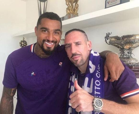 ¿Por qué está la insignia de la Universidad Católica en la foto de Boateng con Ribery?