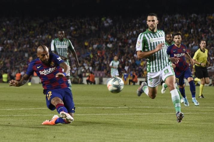 [VIDEO] Arturo Vidal debuta en la temporada con un golazo por el Barcelona