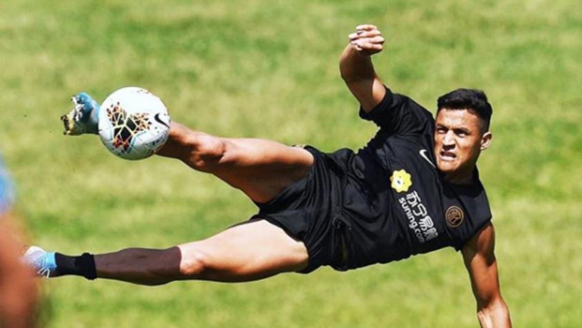 Alexis Sánchez se muestra como crack en su primer entrenamiento con Antonio Conte