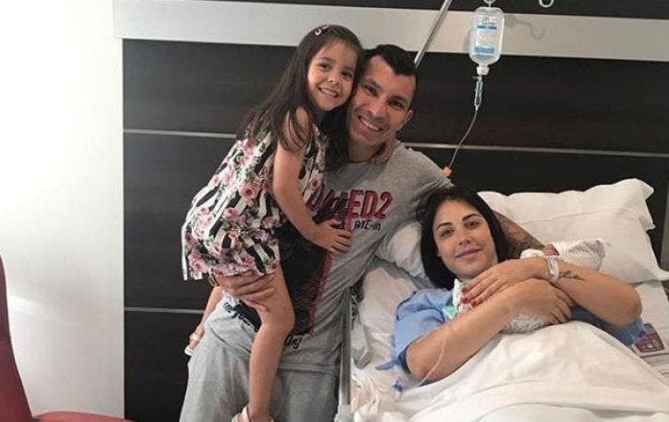 ¡Qué ternura! Gary Medel publica una bella fotografía de su hijo Danilo, de 3 semanas