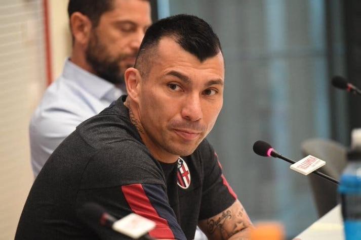 Gary Medel fue presentado en Bologna a dos semanas de jugar su primer partido