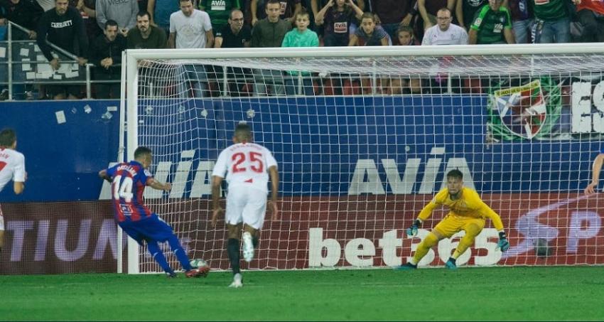 Con gol de Orellana el Eibar le da vuelta un partido increíble al Sevilla por La Liga española