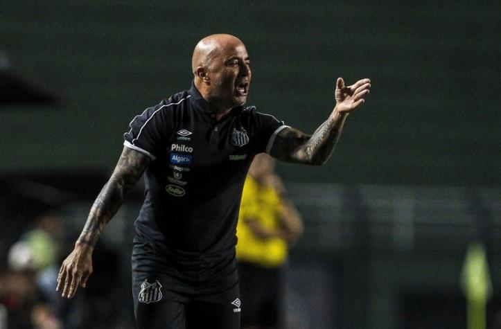 [VIDEO] Jorge Sampaoli pierde el control e insulta a hincha luego de triunfo del Santos