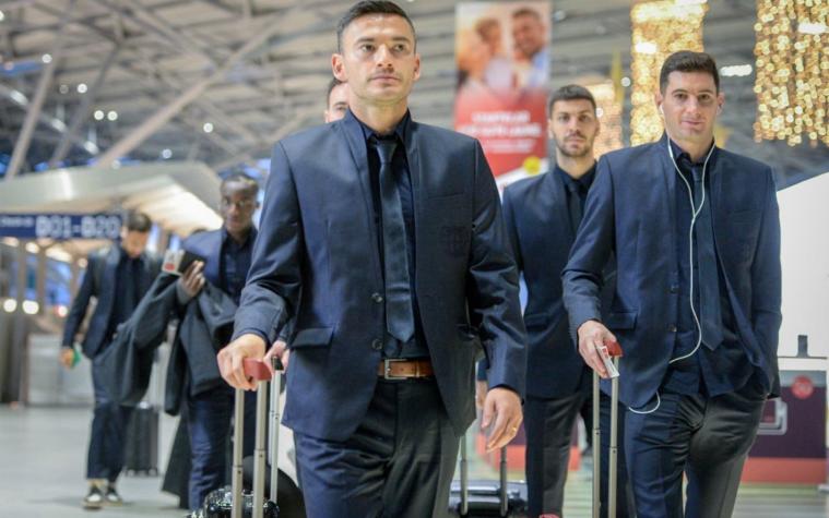 ¿Qué título le pondrías?: La foto con que Bayer Leverkusen destaca elegancia de Charles Aránguiz