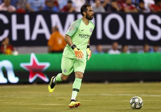 Claudio Bravo vuelve a festejar como titular con el Manchester City en Champions League