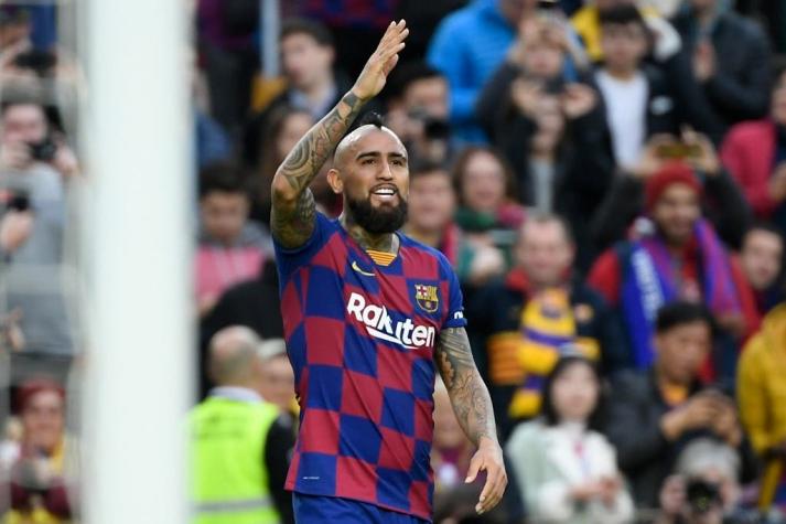 Medio español asegura que Arturo Vidal demandó al Barcelona por premios impagos