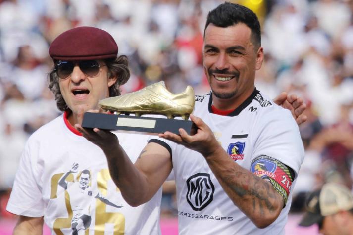 Goleador para el 2020: Esteban Paredes firma su renovación con Colo Colo para la nueva temporada