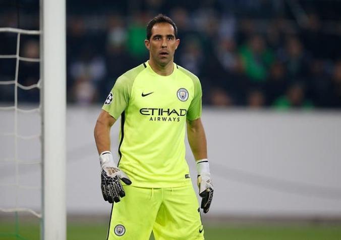 Claudio Bravo se lleva la aprobación en Inglaterra tras el clásico de Manchester