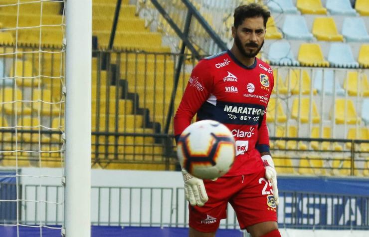 Pequeña hincha de la U protagoniza tierno momento al recordar a Johnny Herrera