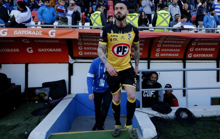 Pinilla mostró apedreo a su vehículo tras incidentes en Coquimbo: "No nos quiten el fútbol"