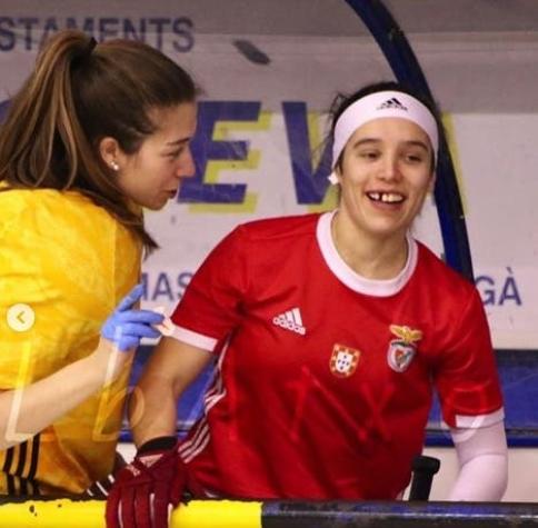 Jugadora chilena de hockey patín perdió su diente y arquera se lo reinsertó durante el juego