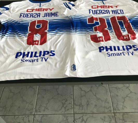 "Fuerza Jaime" y "Fuerza Nico": Las camisetas de la UC en apoyo a Carreño y Castillo