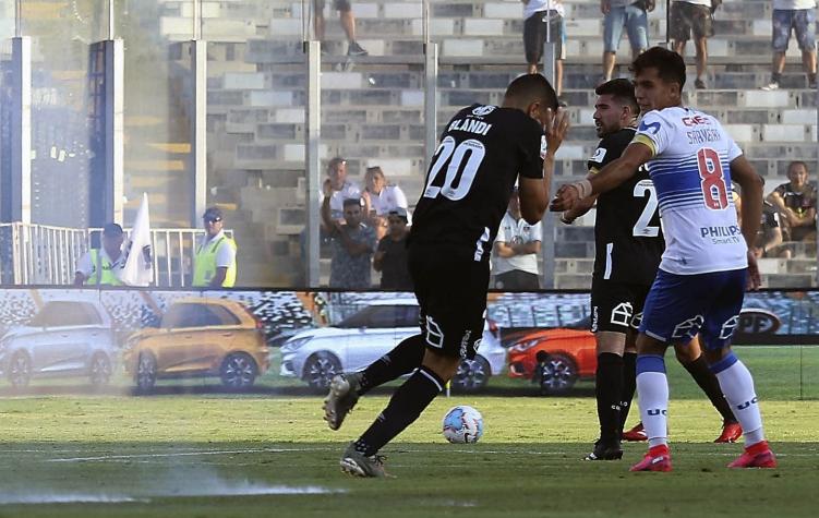 [FOTOS] El fuego artificial que impactó a Blandi y que gatilló la suspensión del clásico en Macul