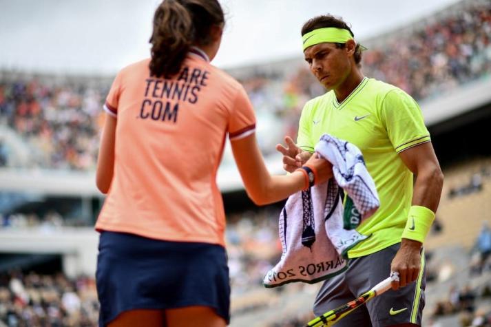 Pasapelotas con guantes y sin regalos a hinchas: Las medidas del tenis mundial contra el COVID-19